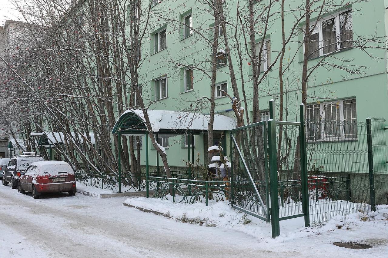 Polar Bear Apartments Zavodskaya 摩尔曼斯克 外观 照片